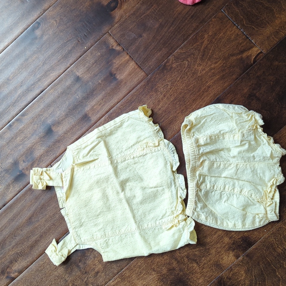 Janie and Jack yellow bloomer outfit